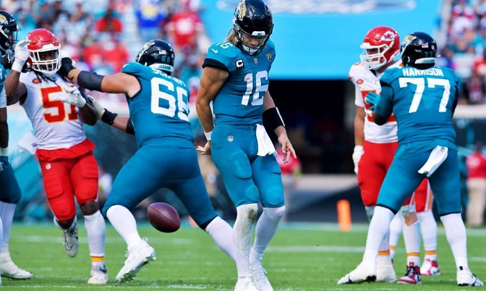 Trevor Lawrences försök att slå Patrick Mahomes misslyckas